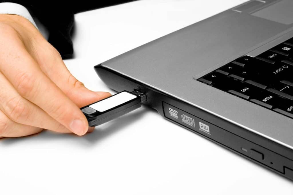 USB Bellek Dolu Görünüyor Ama Dosyalar Yok Sorunu Nasıl Çözülür