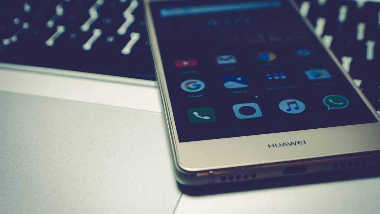 Huawei yapay zekalı telefonlar