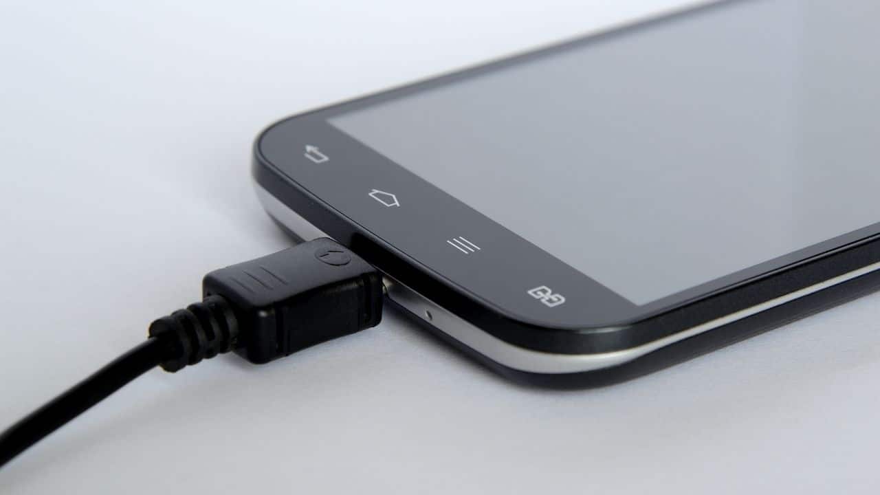 En hızlı şarj olan telefon hangisi